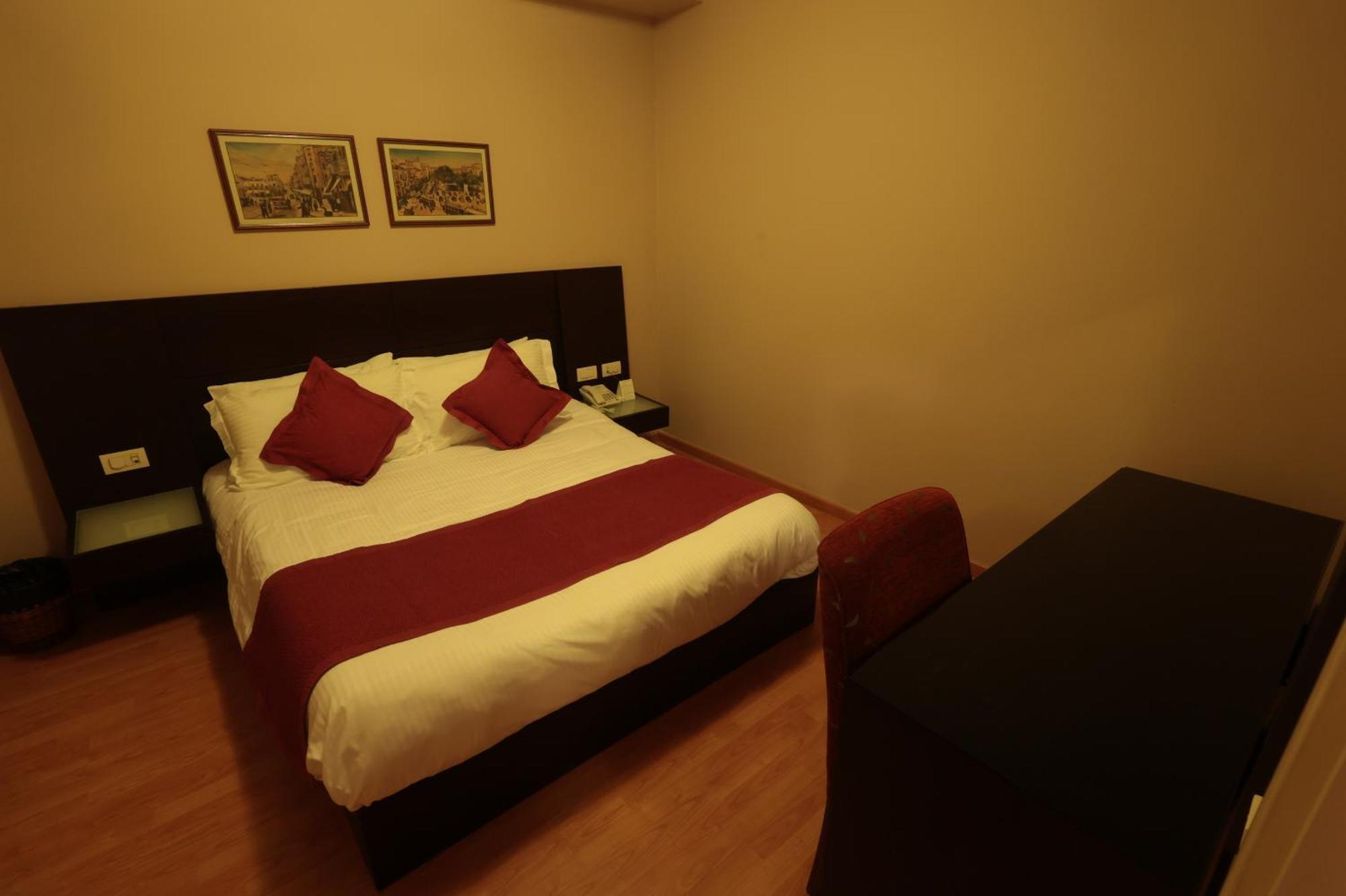 Monteverde Hotel Beit Mery Екстер'єр фото