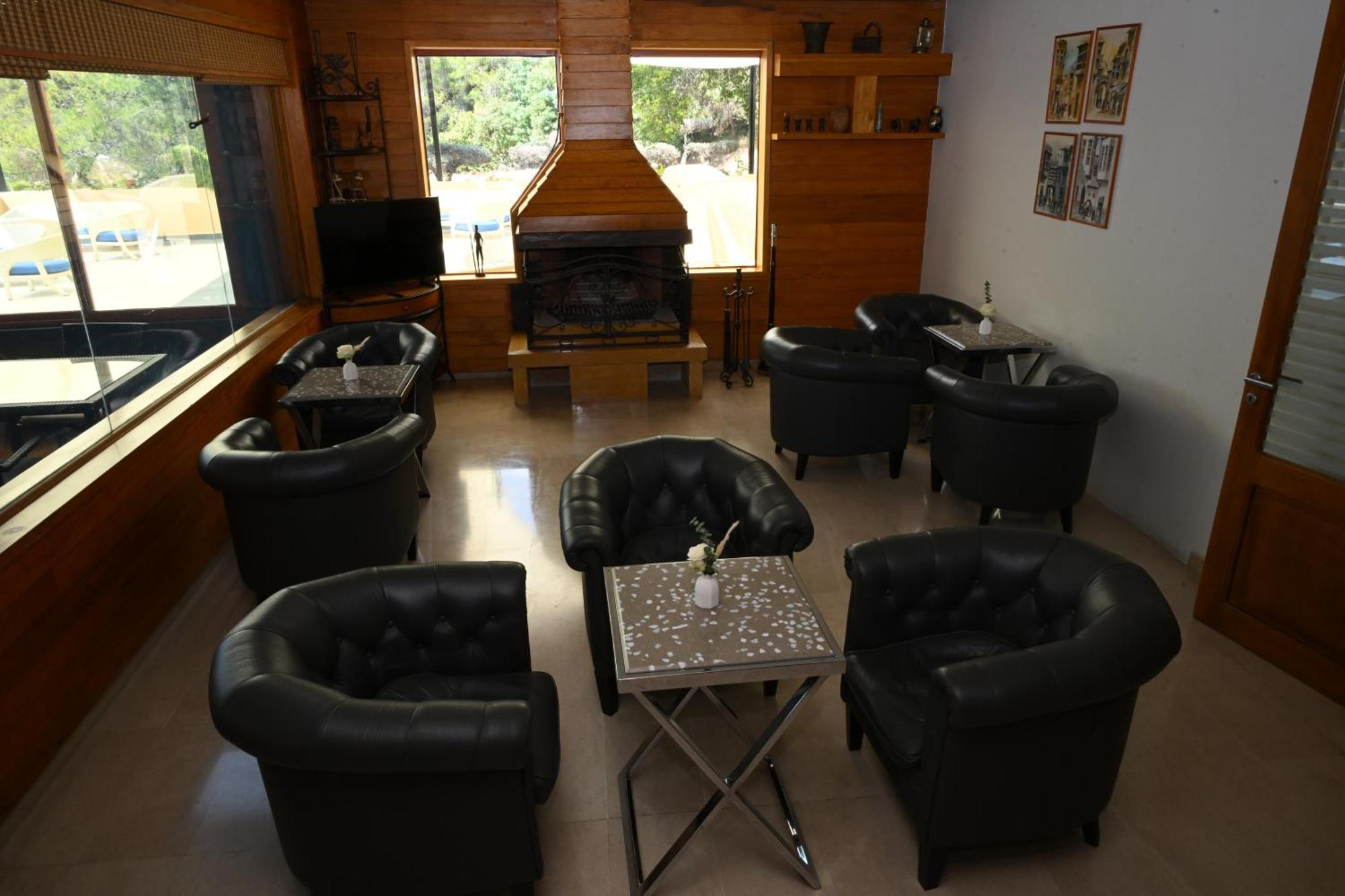 Monteverde Hotel Beit Mery Екстер'єр фото